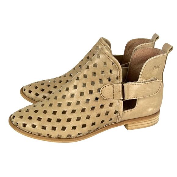 Anthro Musse & Cloud Caila Taupe Cutout Western Flat Ankle Booties Sz 38 / 7.5 - Picture 1 of 10